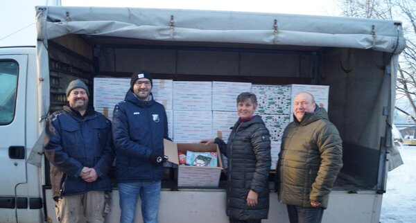 Bild vergr&ouml;&szlig;ern: Johanniter Weihnachtstrucker Aktion 2022