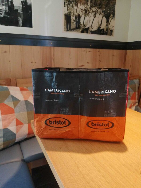 Bild vergr&ouml;&szlig;ern: Robuste Tasche aus Kaffeetüten