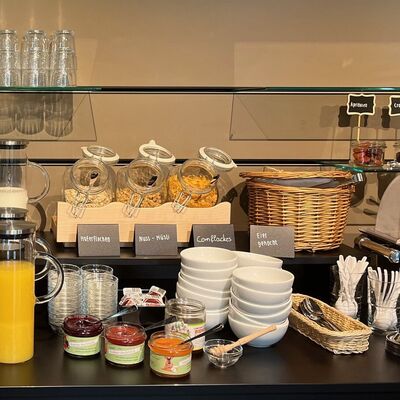 Bild vergr&ouml;&szlig;ern: Frühstücksbuffet