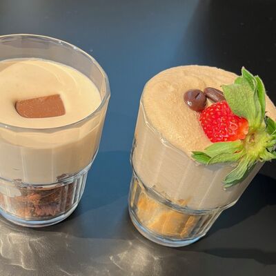 Bild vergr&ouml;&szlig;ern: Hausgemachte Kuchen und Torten