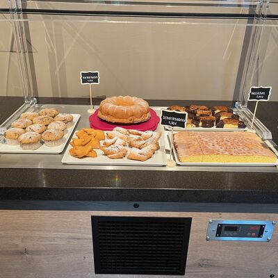 Bild vergr&ouml;&szlig;ern: Hausgemachte Kuchen und Torten